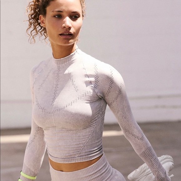 NWOT FREE PEOPLE GOOD KARMA HIGH NECK LONG SLEEVE LAYERING TOP - Picture 2 of 11